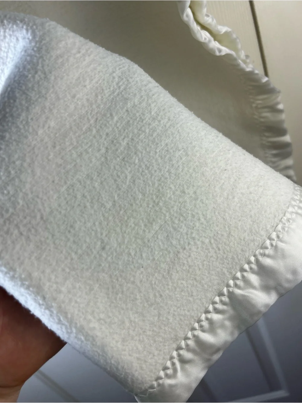 Vintage Carter's Teddy Bear Balloon Blanket White Silky Satin Edge Primary Color